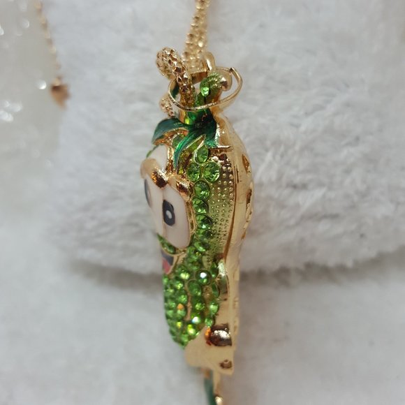 HAPPY PICKLE Pendant and chain - Picture 4 of 8
